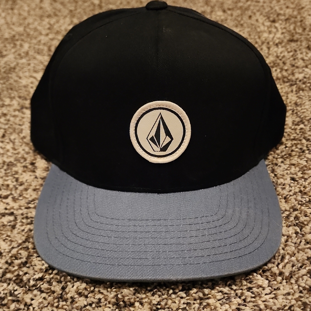 Volcom Two-Tone Black and Gray Hat